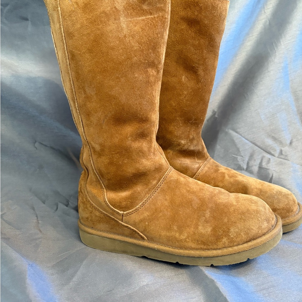 Vintage UGG Tan and Brown Suede Boots